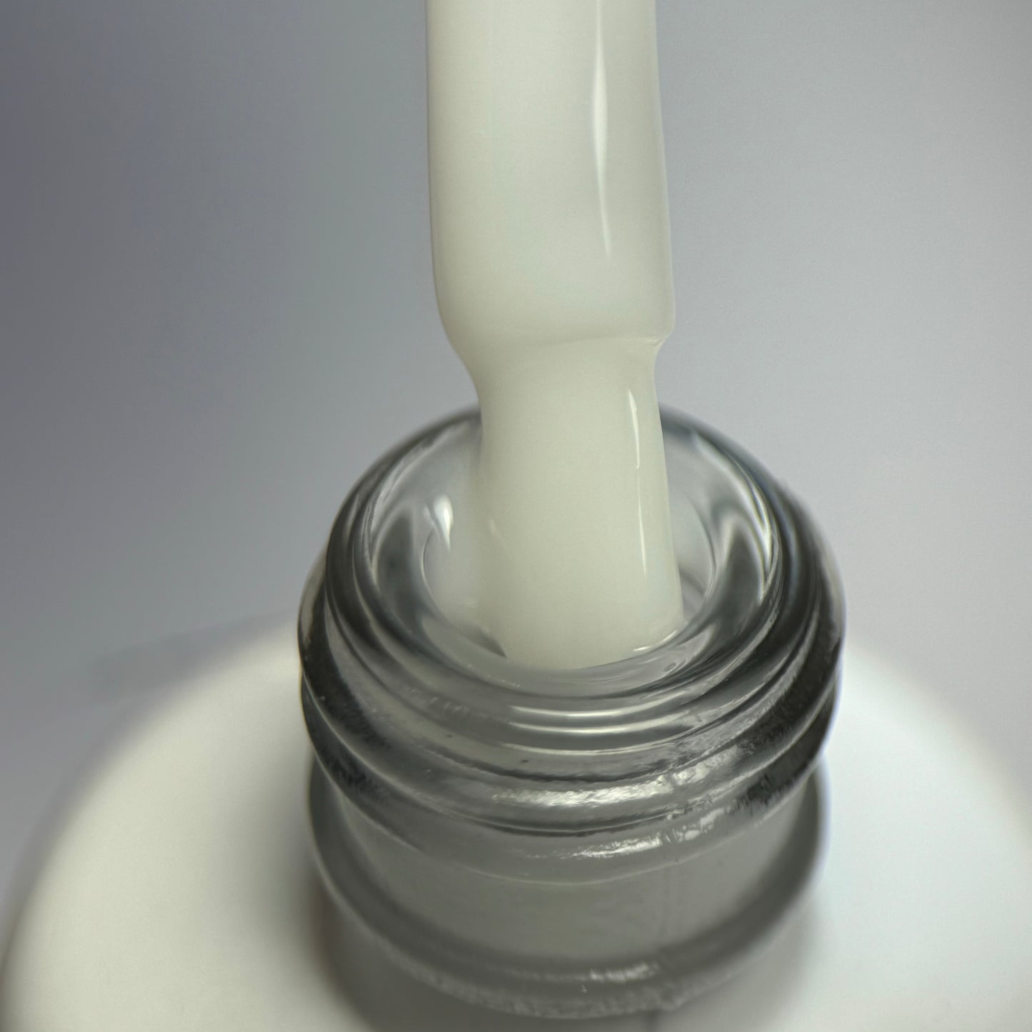Rubber Base Milky White XOXO, milky white ideal para efecto milk bath en uñas