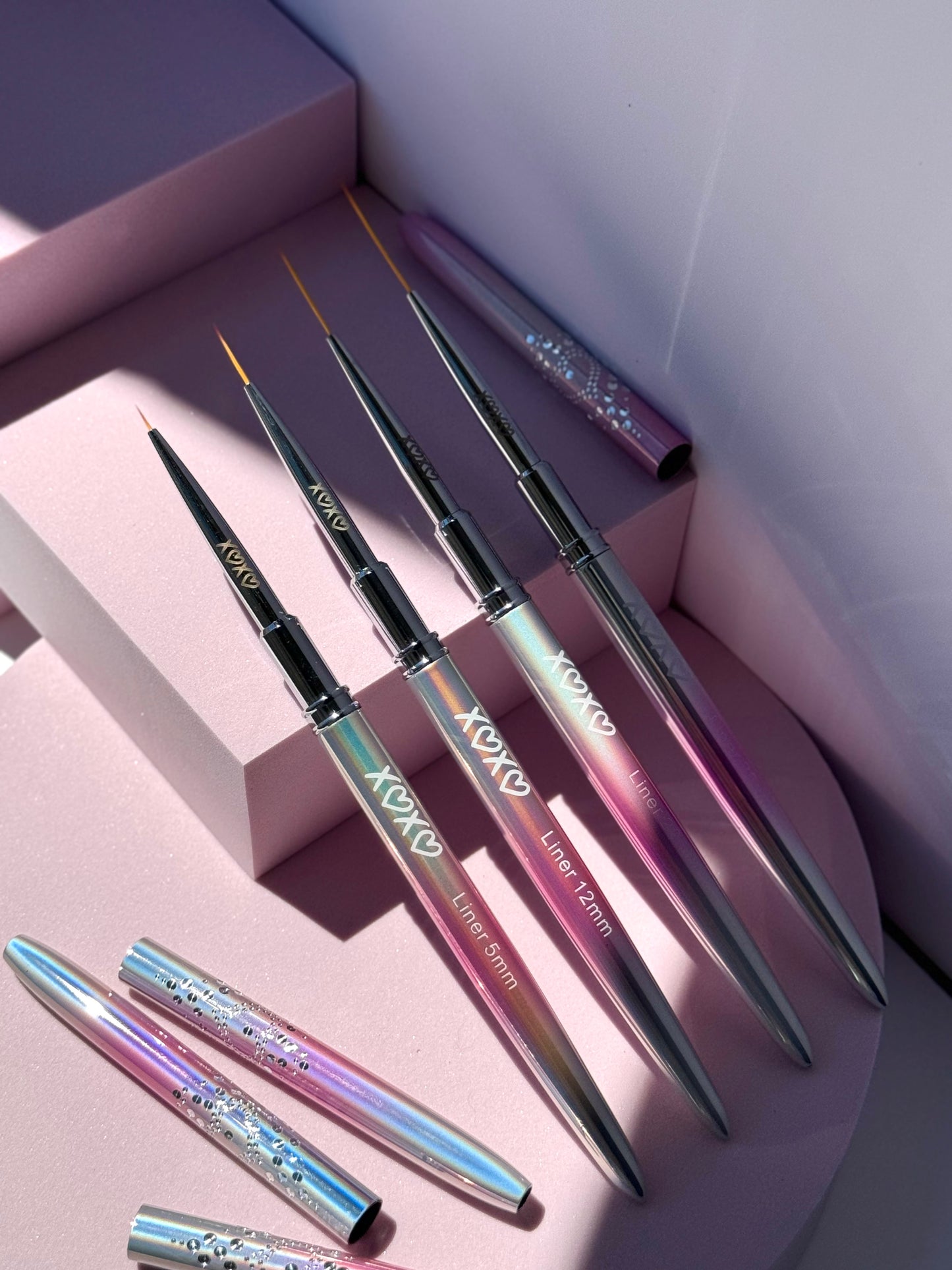 Pack de 4 pinceles nail art profesional liner brillantes de la marca XOXO Nails Shop.