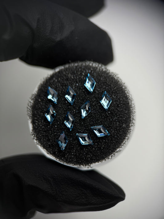 Pack 10 gemas dentales Rombo SWAROVSKI® - Aquamarine