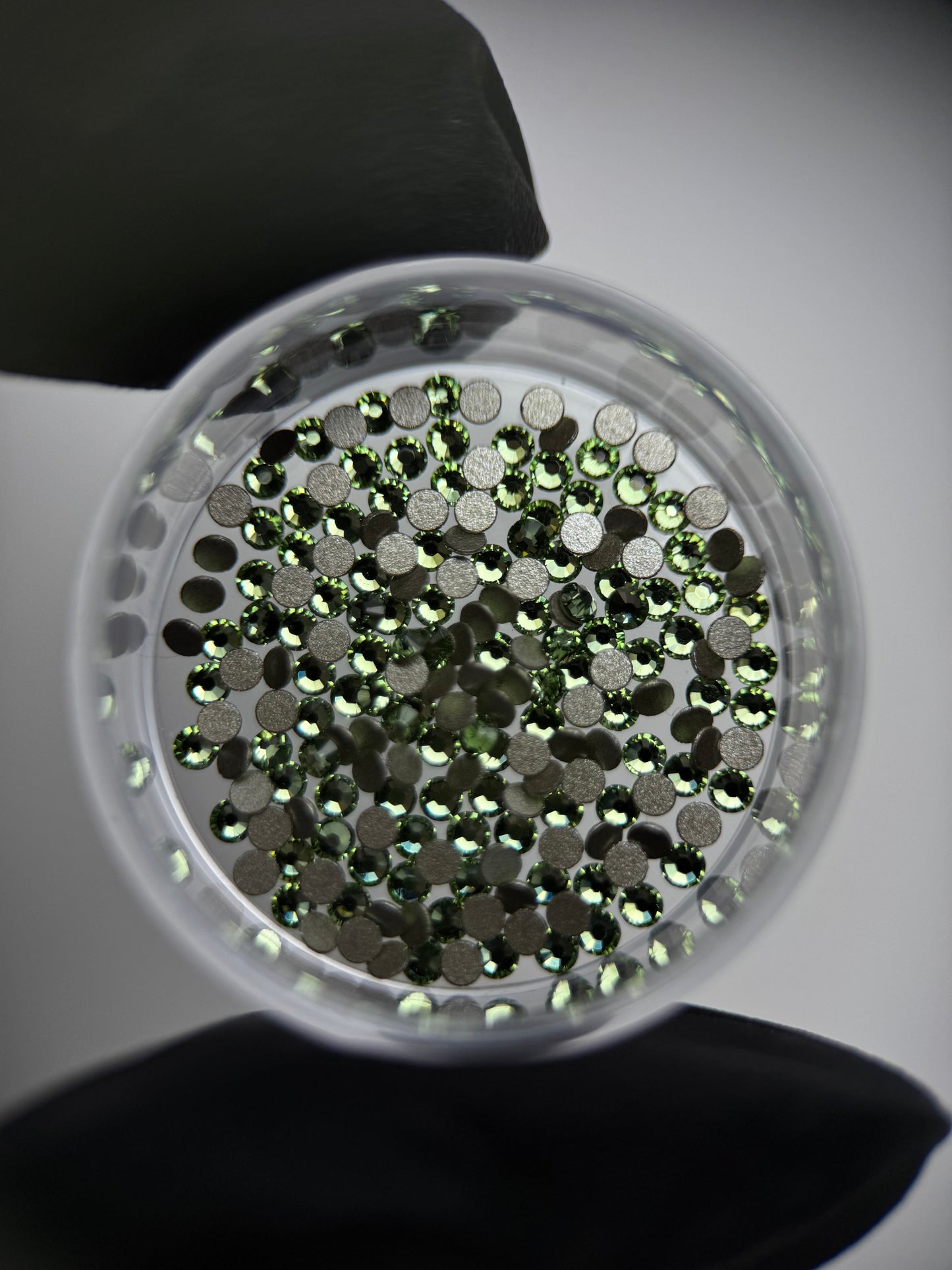 Cristales SWAROVSKI® 2058 redondos - Peridot