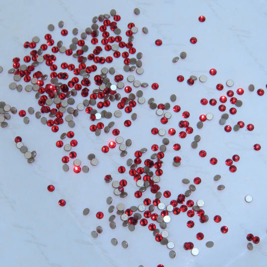 Gemas dentales SWAROVSKI® 2058 redondos - Light Siam